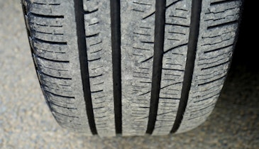 Should You Go With New Tires or Retreads?