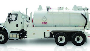 Vacuum Trucks/Pumps/Accessories - Vacuum truck with hydraulic components